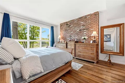 Bedroom - 107 Lake Shore Dr, Patchogue, NY 11772 photo 1 of 5