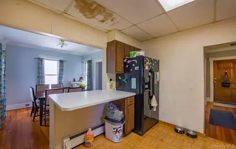 Entry Way - 524 Simpson Pl, Peekskill, NY 10566 photo 2 of 9
