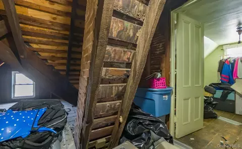 Entry Way - 524 Simpson Pl, Peekskill, NY 10566 photo 9 of 9