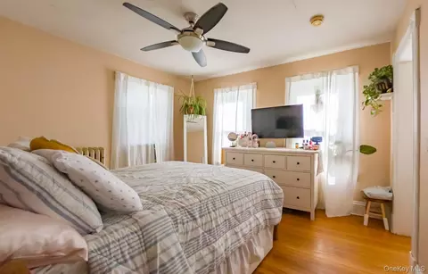 Bedroom - 524 Simpson Pl, Peekskill, NY 10566 photo 2 of 7