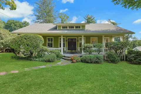 35 Grandview Ave, Mount Pleasant, NY 10570