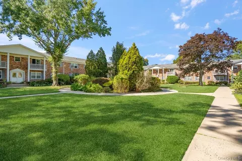 Exterior - 64 Fairharbor #64, Patchogue, NY 11772 photo 2 of 2