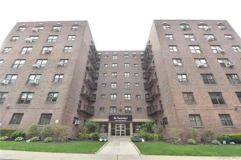 87-40 Francis Lewis #A65, New York, NY 11427