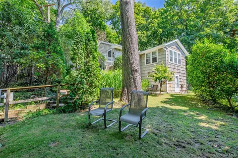 3 Lane M, Huntington, NY 11743
