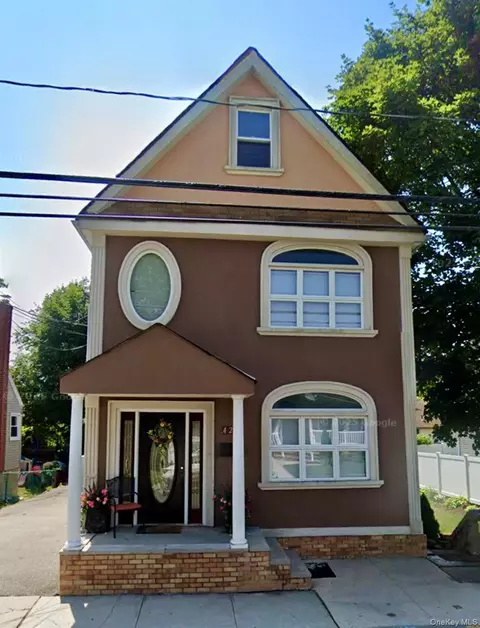 421 Roquette Ave, South Floral Park, NY 11001