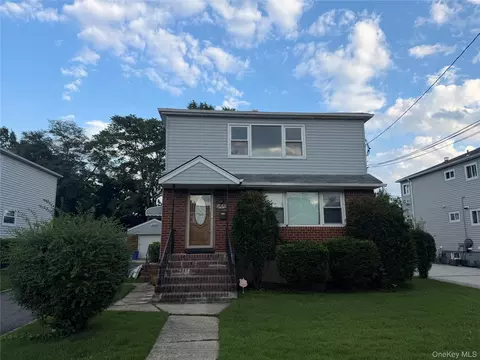 2829 Elm St, Oceanside, NY 11572