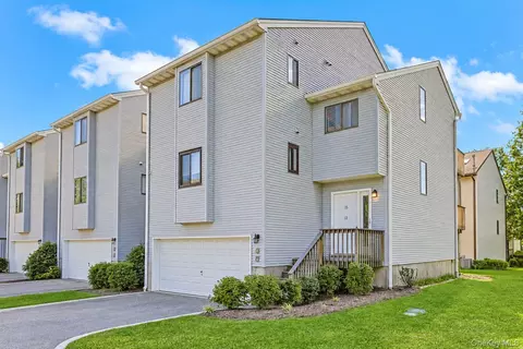 13 James Ct, Clarkstown, NY 10954