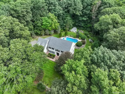18 Arbor Ct, Kent, NY 12531