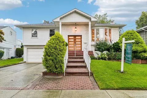 1114 Fordham Ln, Woodmere, NY 11598