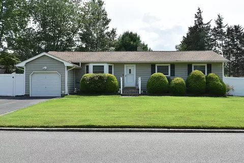 14 Milburn, South Setauket, NY 11720