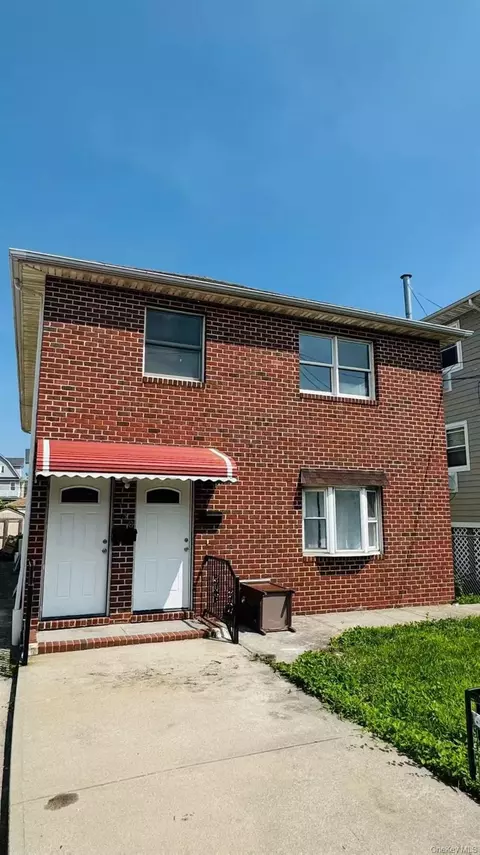 330 Beach 68th St, Arverne, NY 11692