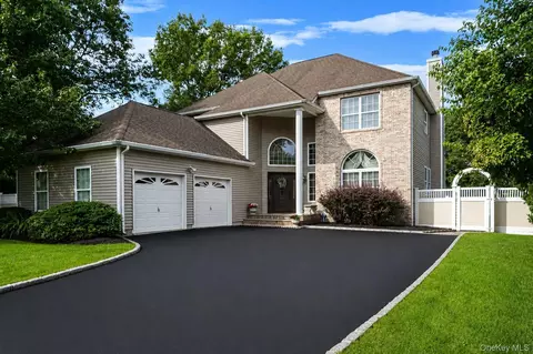44 Independence Way, Miller Place, NY 11764