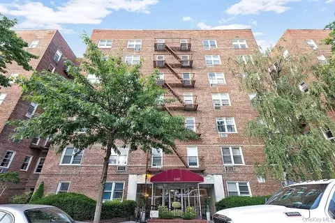 2155 82nd St #5G, Brooklyn, NY 11214