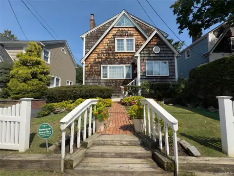 1055 Stanton Ave, Woodmere, NY 11598