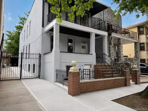 2044 Strauss St, Brooklyn, NY 11212