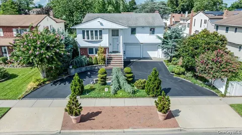 176 Main St, East Rockaway, NY 11518