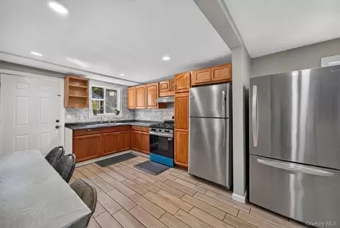Entry Way - 14 Electric St, Patchogue, NY 11772 photo 2 of 2