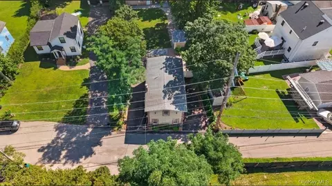 View/Area - 14 Electric St, Patchogue, NY 11772 photo 2 of 6