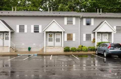 292 Hubert Humphrey Dr, Ramapo, NY 10977