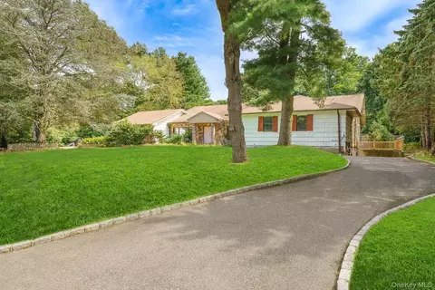 4 Rose Ct, Centereach, NY 11720