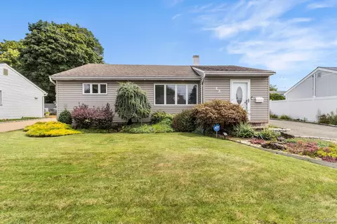 42 Stewart Ave, Bethpage, NY 11714