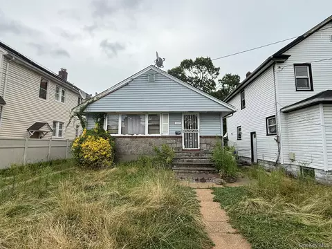 14341 243rd St, New York, NY 11422