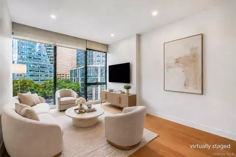 4507 Court Sq #4B, Long Island City, NY 11101