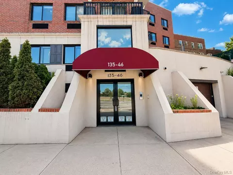 135-46 Grand Central Pkwy #4C, Jamaica, NY 11435