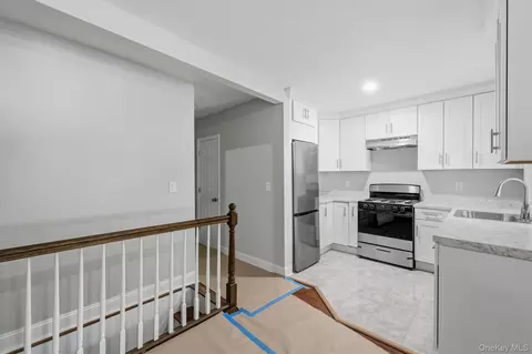 Entry Way - 669 N Division St, Peekskill, NY 10566 photo 5 of 10