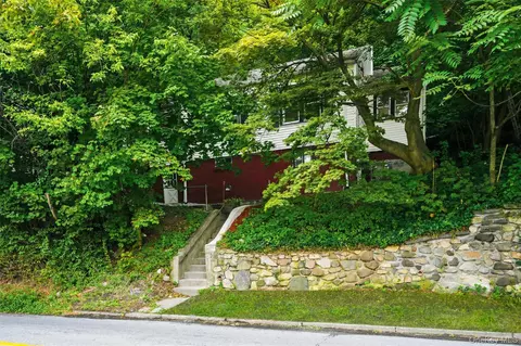 Exterior - 669 N Division St, Peekskill, NY 10566 photo 2 of 2