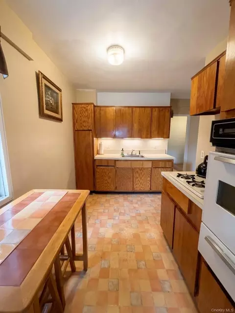 89-15 Parsons Blvd #4G, Jamaica, NY 11432