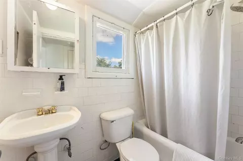 Bath - 5 Trinity Pl, Cornwall, NY 12518 photo 4 of 6
