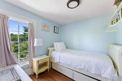 Bedroom - 5 Trinity Pl, Cornwall, NY 12518 photo 5 of 8
