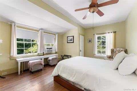 Bedroom - 5 Trinity Pl, Cornwall, NY 12518 photo 2 of 8