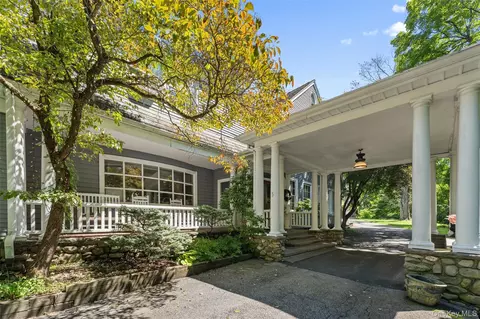 Exterior - 5 Trinity Pl, Cornwall, NY 12518 photo 5 of 9