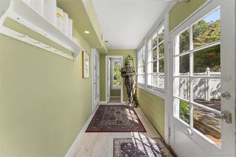 Entry Way - 5 Trinity Pl, Cornwall, NY 12518 photo 3 of 3