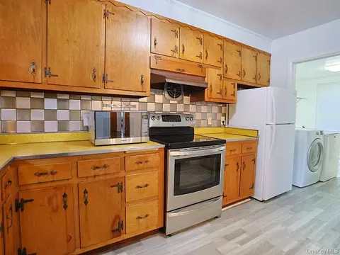 Kitchen - 21 Pleasant View Rd, Poughkeepsie, NY 12603 photo 3 of 3