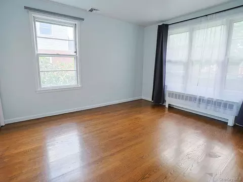 Living - 21 Pleasant View Rd, Poughkeepsie, NY 12603 photo 2 of 8