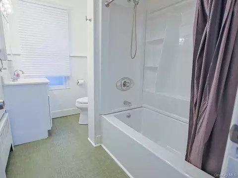 Bath - 21 Pleasant View Rd, Poughkeepsie, NY 12603 photo 1 of 1