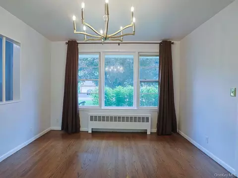 Living - 21 Pleasant View Rd, Poughkeepsie, NY 12603 photo 4 of 8