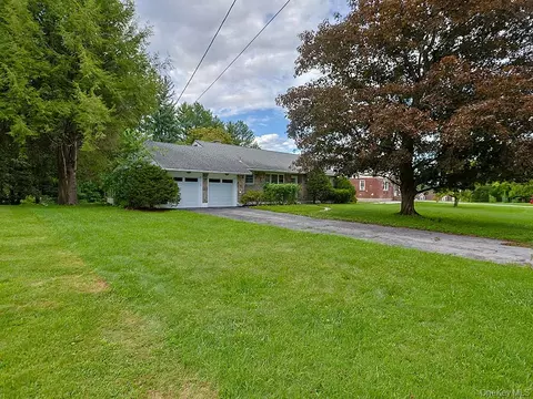 Exterior - 21 Pleasant View Rd, Poughkeepsie, NY 12603 photo 4 of 14