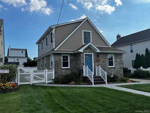 177 Jerome Ave, North Hempstead, NY 11501