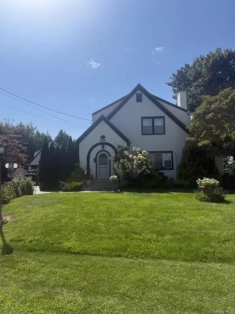 72 Hartsdale Rd, Greenburgh, NY 10523