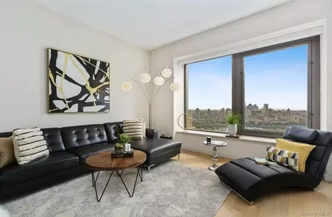 75 Wall St #36R, New York, NY 10005
