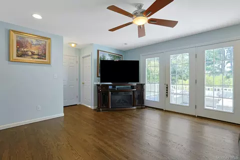 Living - 75 Franklin Ave, Mount Pleasant, NY 10595 photo 3 of 3