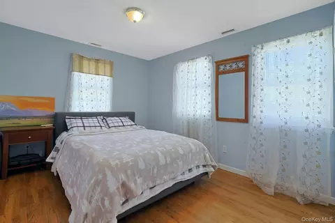 Bedroom - 75 Franklin Ave, Mount Pleasant, NY 10595 photo 3 of 6