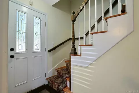Entry Way - 75 Franklin Ave, Mount Pleasant, NY 10595 photo 1 of 3