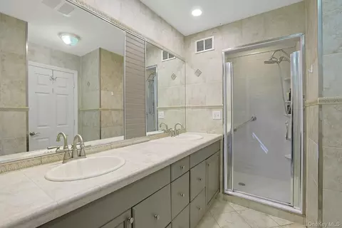 Bath - 75 Franklin Ave, Mount Pleasant, NY 10595 photo 2 of 3