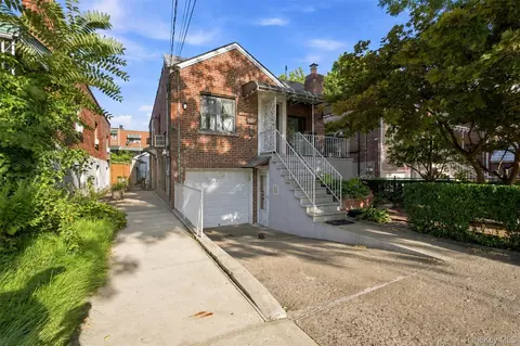 2546 Laconia Ave, New York, NY 10469
