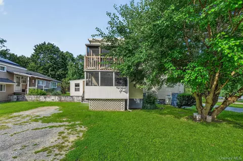 Exterior - 295 Baxtertown Rd, Fishkill, NY 12524 photo 11 of 12